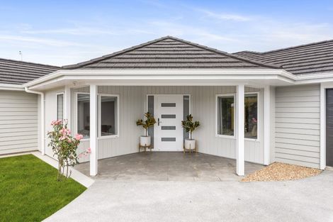 Photo of property in 13 Runanga Grove, Waikanae, 5036