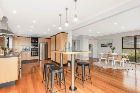 Photo of property in 55 Kahu Road, Paremata, Porirua, 5024