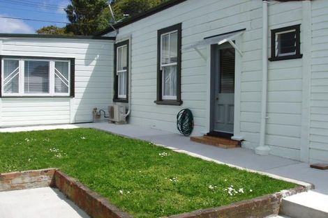 Photo of property in 18-20 Poplar Grove, Thorndon, Wellington, 6011