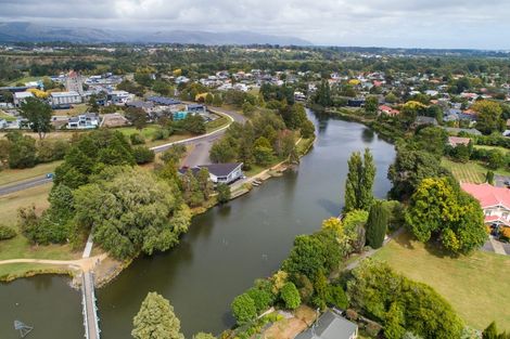 Photo of property in 8 Caccia Birch Lane, Hokowhitu, Palmerston North, 4410