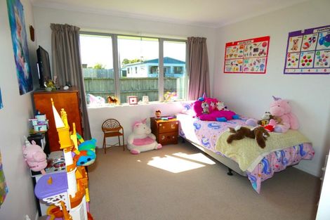 Photo of property in 28 Fonblanque Street, Westport, 7825