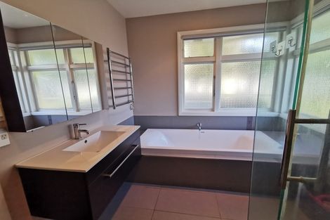 Photo of property in 112 Hamilton Avenue, Ilam, Christchurch, 8041