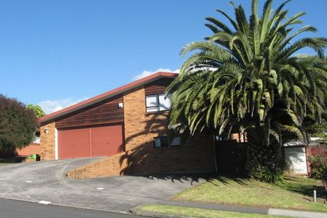 Photo of property in 76 Dalwhinnie Parade, Highland Park, Auckland, 2010
