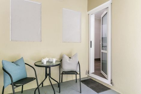 Photo of property in Fountain Court, 18/48 Oriental Parade, Oriental Bay, Wellington, 6011