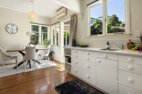Photo of property in 1/26 Queens Parade, Devonport, Auckland, 0624