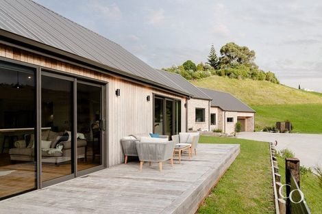 Photo of property in 42 Te Auhi Way, Welcome Bay, Tauranga, 3112