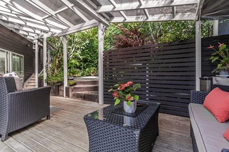 Photo of property in 2/12 Wanita Place, Totara Vale, Auckland, 0629