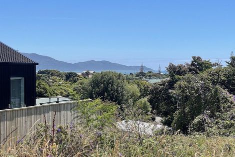 Photo of property in 13 Kawau Grove, Waikanae Beach, Waikanae, 5036