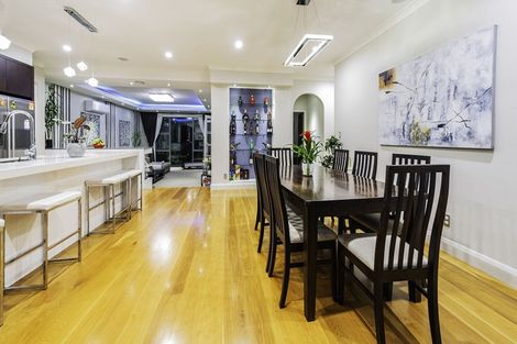 Photo of property in 28 Leburn Crescent, Flat Bush, Auckland, 2016