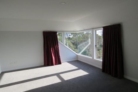 Photo of property in 5 Flight Place, Lower Vogeltown, New Plymouth, 4310