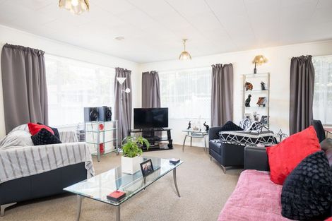 Photo of property in 9/2 Waterloo Place, Westown, New Plymouth, 4310