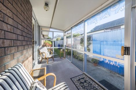 Photo of property in 8 Edgecombe Court, Roslyn, Palmerston North, 4414