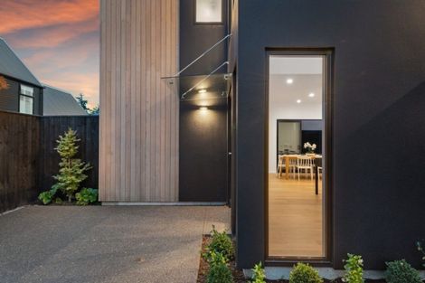 Photo of property in 21 Aikmans Road, Merivale, Christchurch, 8014