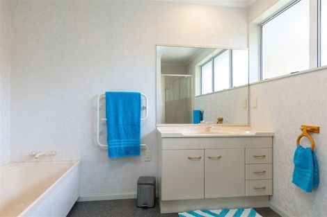 Photo of property in 8 Ranui Street, Waikawa, Picton, 7220