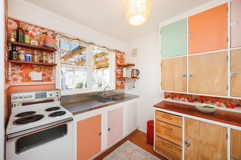 Photo of property in 16 Chrystal Street, Foxton Beach, Foxton, 4815