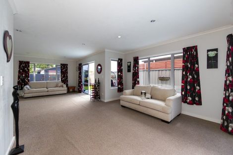 Photo of property in 4 Gregory Grove, Clive, 4102