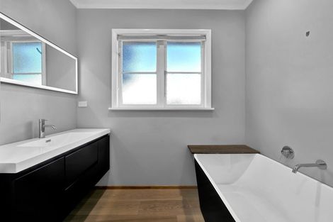 Photo of property in 402 South Road, Hawera, 4674