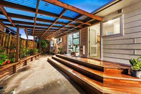 Photo of property in 24 Beauchamp Drive, Massey, Auckland, 0614