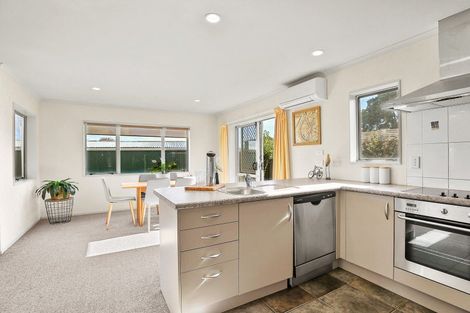 Photo of property in 18b Abergeldie Way, Cambridge, 3434