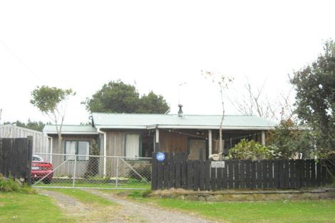 Photo of property in 90 Wairau Road, Oakura, 4314