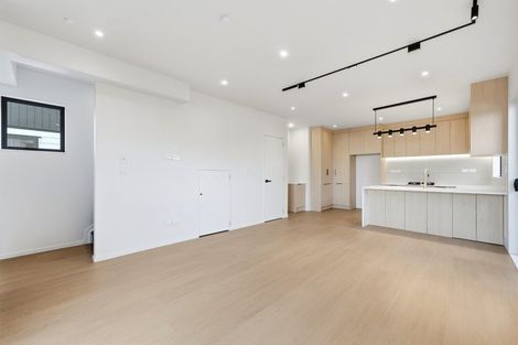 Photo of property in 25 Swan Crescent, Pakuranga, Auckland, 2010