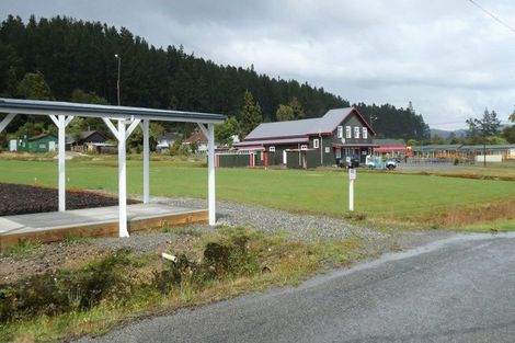 Photo of property in 69 Omapere Street, Dobson, Greymouth, 7805