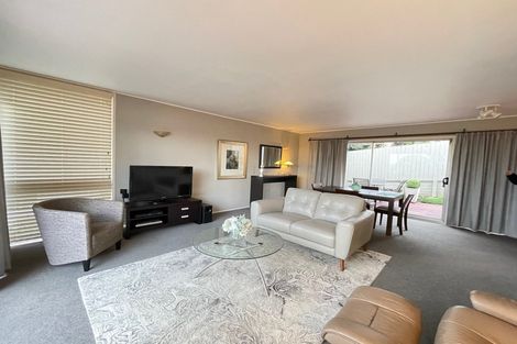 Photo of property in 2/11 Parr Terrace, Castor Bay, Auckland, 0620