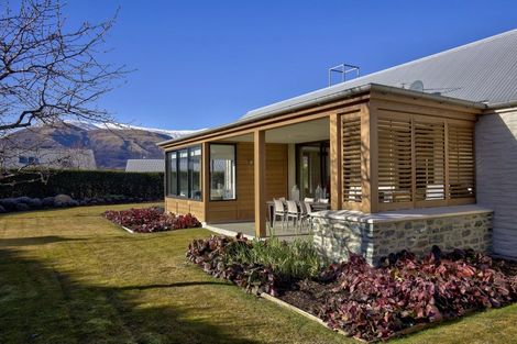 Photo of property in 2 Taramea Lane, Arrowtown, 9371