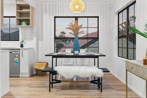 Photo of property in 28 Mcquarrie Avenue, Wattle Downs, Auckland, 2103