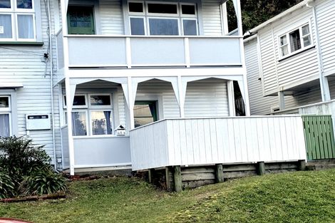 Photo of property in 48 Queens Drive, Lyall Bay, Wellington, 6022