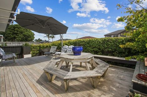 Photo of property in 25 Crispe Road, Clarks Beach, 2122