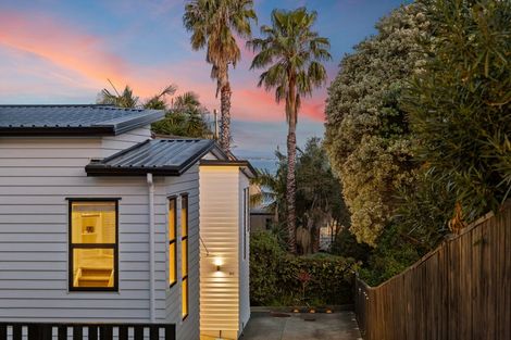 Photo of property in 10b Marama Street, Castor Bay, Auckland, 0620