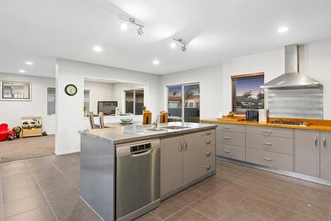 Photo of property in 27 Bermuda Drive, Papamoa Beach, Papamoa, 3118