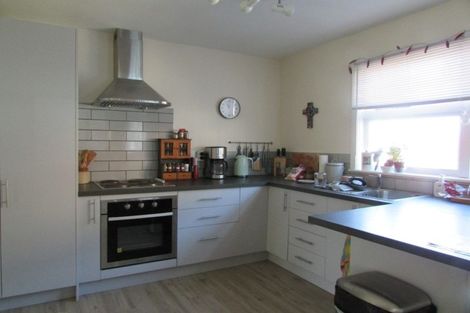 Photo of property in 2 Hawkhurst Road, Lyttelton, 8082