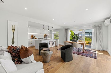 Photo of property in 87 Cashmere Road, Cashmere, Christchurch, 8022