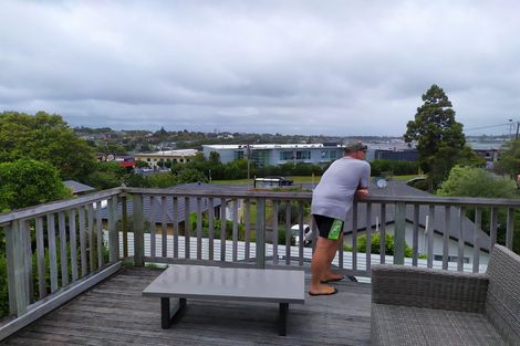 Photo of property in 10 Mirovale Place, Totara Vale, Auckland, 0629