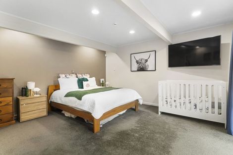 Photo of property in 25 Coroglen Avenue, Birkenhead, Auckland, 0626