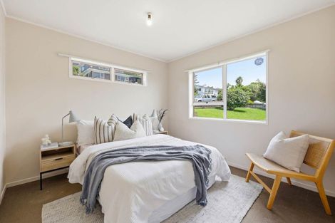 Photo of property in 1/34 Shanaway Rise, Hillcrest, Auckland, 0627