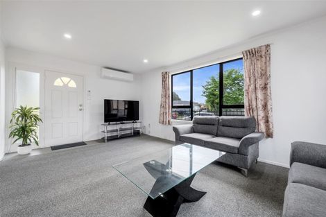 Photo of property in 11 Sunnyside Crescent, Papatoetoe, Auckland, 2025