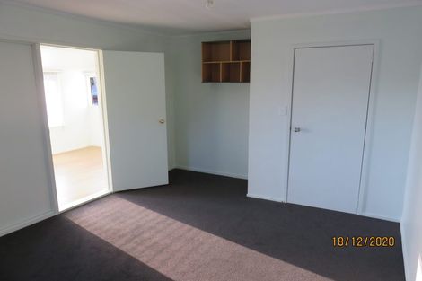 Photo of property in 2/328 East Coast Road, Sunnynook, Auckland, 0632