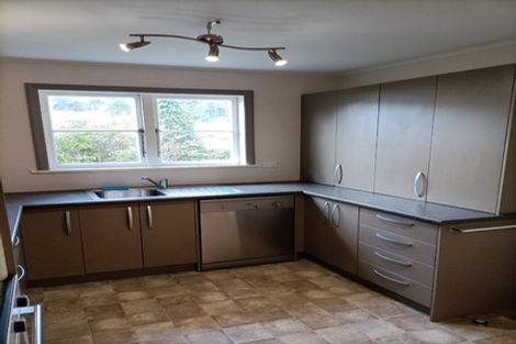 Photo of property in 136 Wyndham Road, Pinehaven, Upper Hutt, 5019