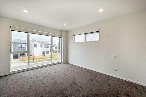 Photo of property in 16 Te Kaapia Road, Papakura, 2110