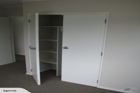 Photo of property in 2/110 Edmonton Road, Henderson, Auckland, 0612