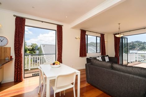 Photo of property in 94 Eden Street, Island Bay, Wellington, 6023