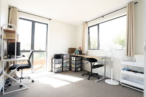 Photo of property in 42e View Road, Henderson, Auckland, 0612