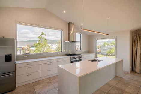 Photo of property in 1 Topping Place, Whitianga, 3510