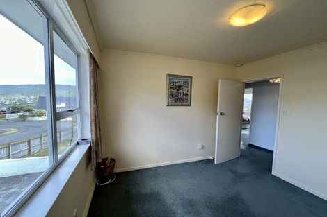 Photo of property in 1 Spicer Place, Tawa, Wellington, 5028