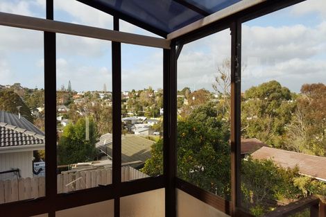 Photo of property in 48 Knightsbridge Drive, Forrest Hill, Auckland, 0620