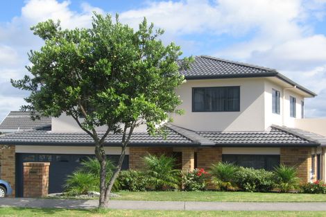 Photo of property in 4 Northcross Drive, Oteha, Auckland, 0632
