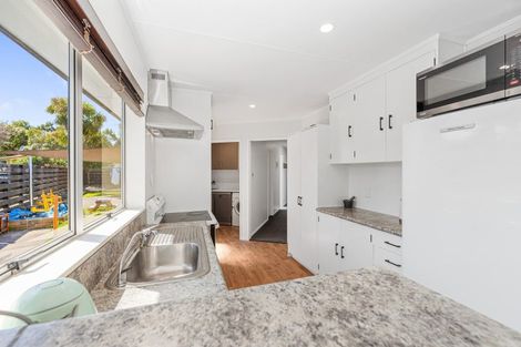 Photo of property in 15 Escort Grove, Awapuni, Palmerston North, 4412